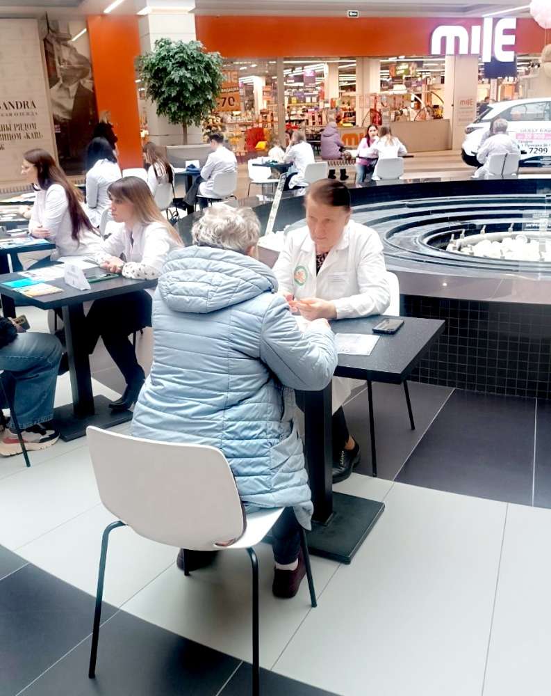 🏥 Специалист нашей поликлиники приняла участие в городской акции: «Узнай свои цифры»