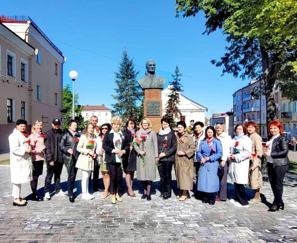 В преддверии 80-летия Победы представители 6-й поликлиники.....