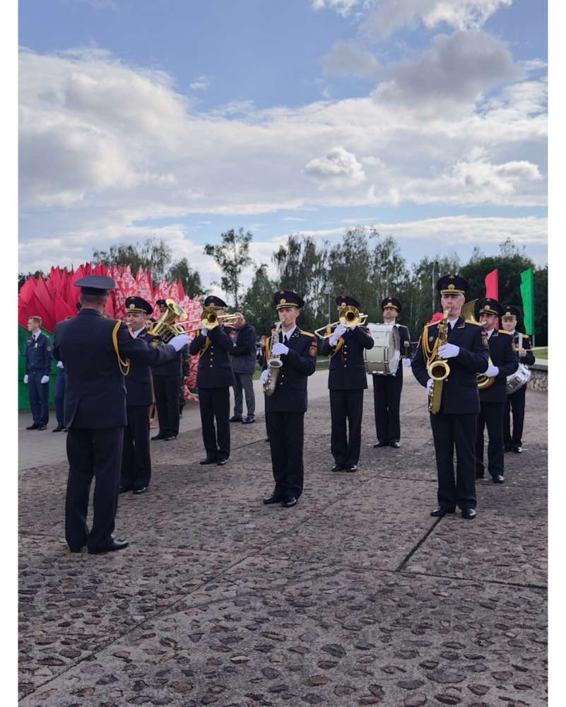 17 сентября, представители нашей поликлиники во главе с главным врачом Натальей Петровной Егорченко приняли участие в торжественном митинге, посвященном Дню народного единства! 